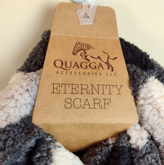 Quagga NWT Black/Gray/Cream Eternity Scarf - Picture 3 of 8